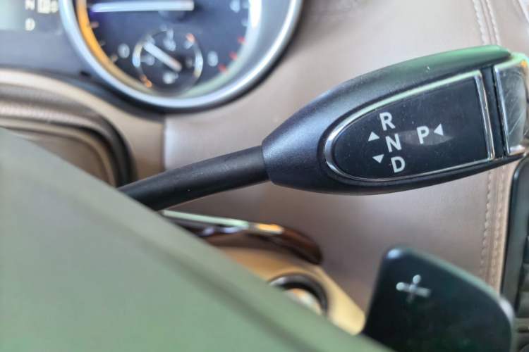 Used Mercedes-Benz GL-Class  Gear Lever