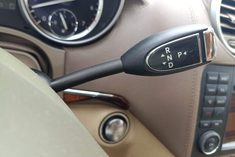 Used Mercedes-Benz GL-Class 2011 GL 450 4MATIC Prestige Edition Gear Lever