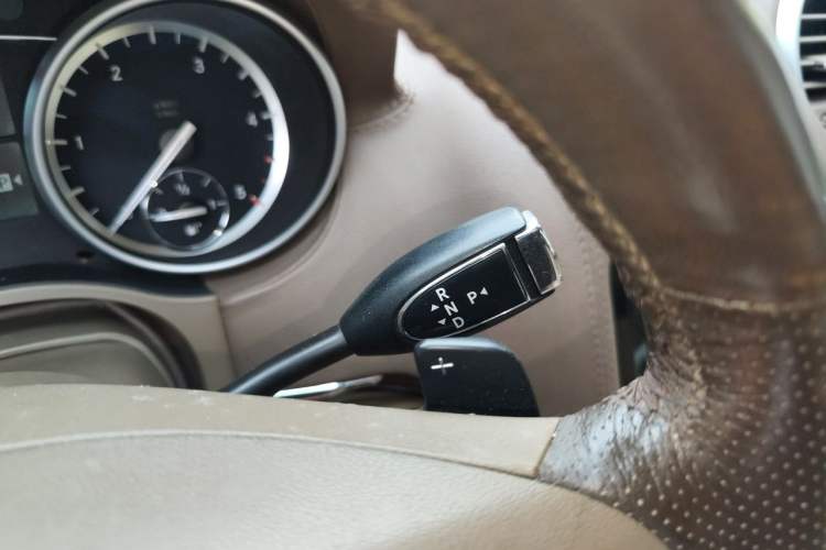 Used Mercedes-Benz GL-Class  Gear Lever