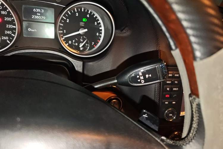 Used Mercedes-Benz GL-Class 2011 GL 450 4MATIC Prestige Edition Gear Lever