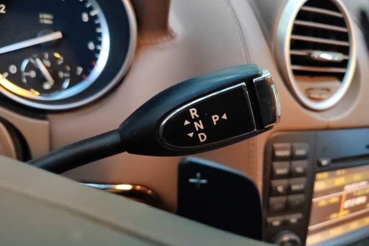 Used Mercedes-Benz GL-Class 2011 GL 450 4MATIC Prestige Edition Gear Lever