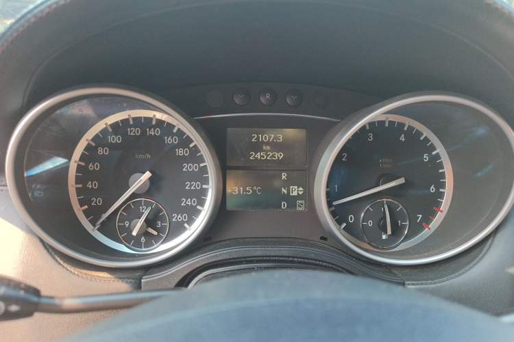 Used Mercedes-Benz GL-Class 2011 GL 450 Prestige Grand Edition Instrument Cluster