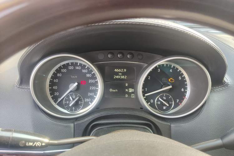 Used Mercedes-Benz GL-Class 2011 GL 450 Prestige Grand Edition Instrument Cluster