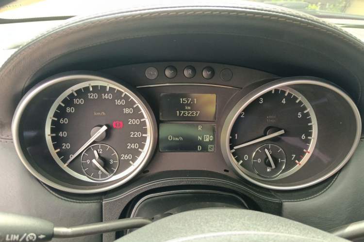 Used Mercedes-Benz GL-Class 2011 GL 450 Prestige Grand Edition Instrument Cluster