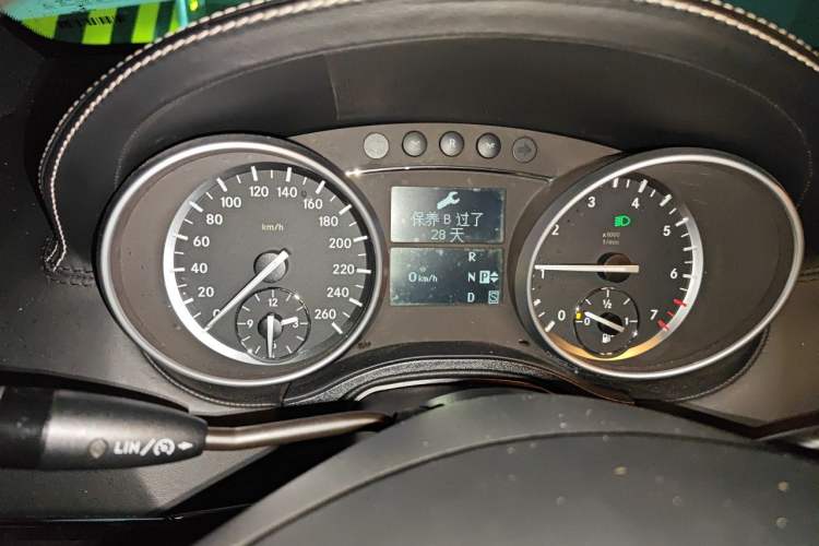 Used Mercedes-Benz GL-Class 2011 GL 450 Prestige Grand Edition Instrument Cluster