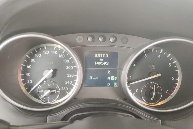 Used Mercedes-Benz GL-Class 2011 GL 450 Prestige Grand Edition Instrument Cluster