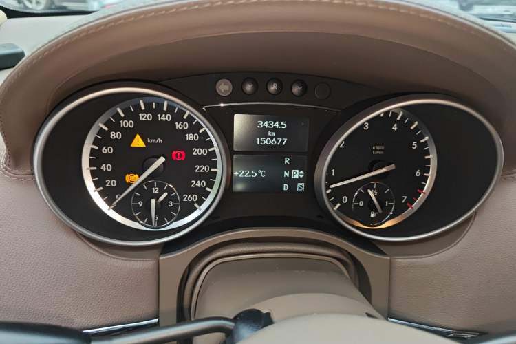 Used Mercedes-Benz GL-Class 2011 GL 450 4MATIC Prestige Edition Instrument Cluster