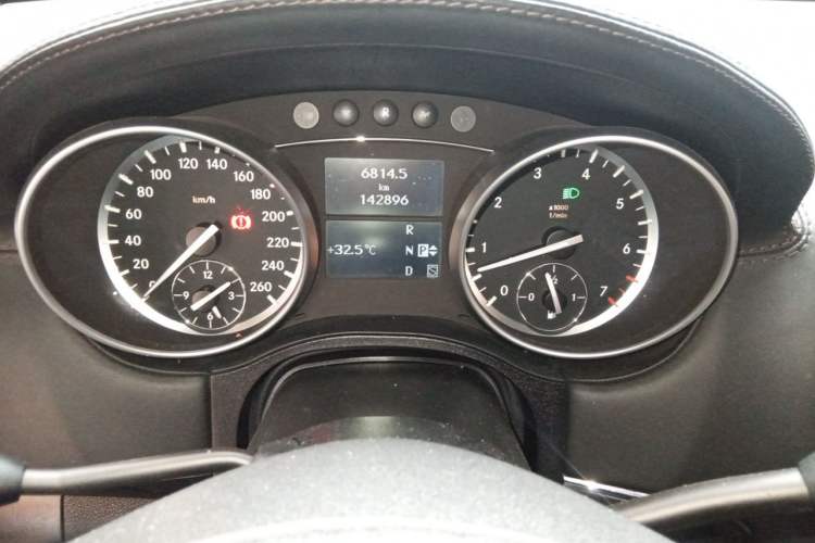 Used Mercedes-Benz GL-Class 2011 GL 450 Prestige Grand Edition Instrument Cluster
