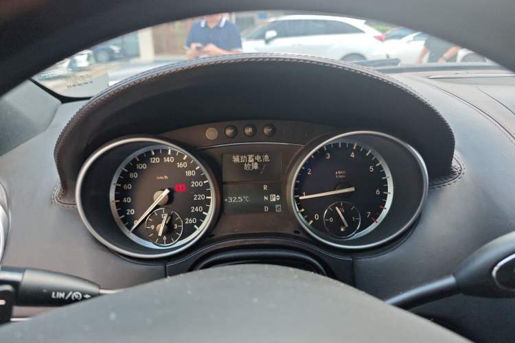 Used Mercedes-Benz GL-Class 2011 GL 450 Prestige Grand Edition Instrument Cluster