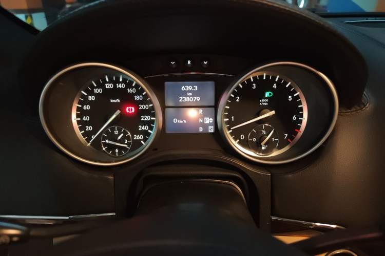 Used Mercedes-Benz GL-Class 2011 GL 450 4MATIC Prestige Edition Instrument Cluster