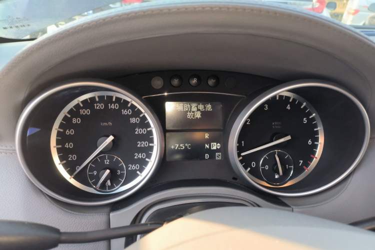 Used Mercedes-Benz GL-Class 2011 GL 450 4MATIC Prestige Edition Instrument Cluster