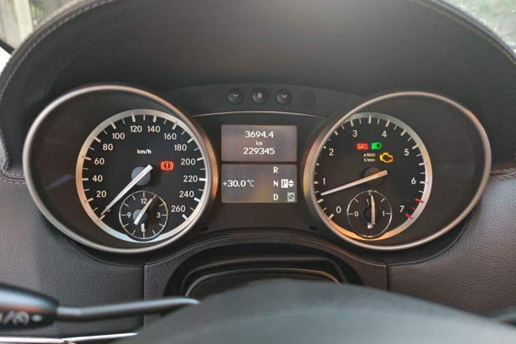 Used Mercedes-Benz GL-Class 2011 GL 450 4MATIC Prestige Edition Instrument Cluster
