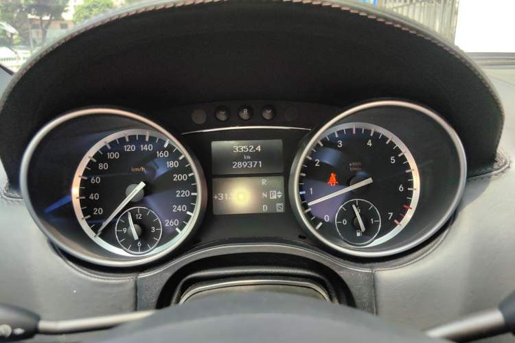 Used Mercedes-Benz GL-Class 2011 GL 450 Prestige Grand Edition Instrument Cluster