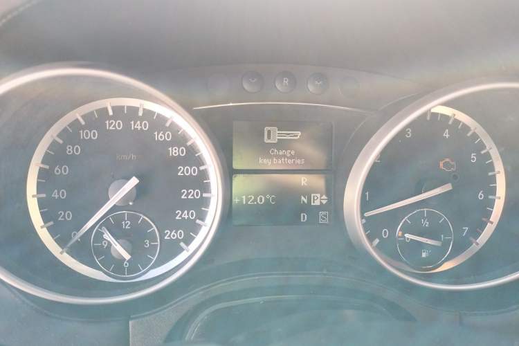 Used Mercedes-Benz GL-Class 2011 GL 450 Prestige Grand Edition Instrument Cluster