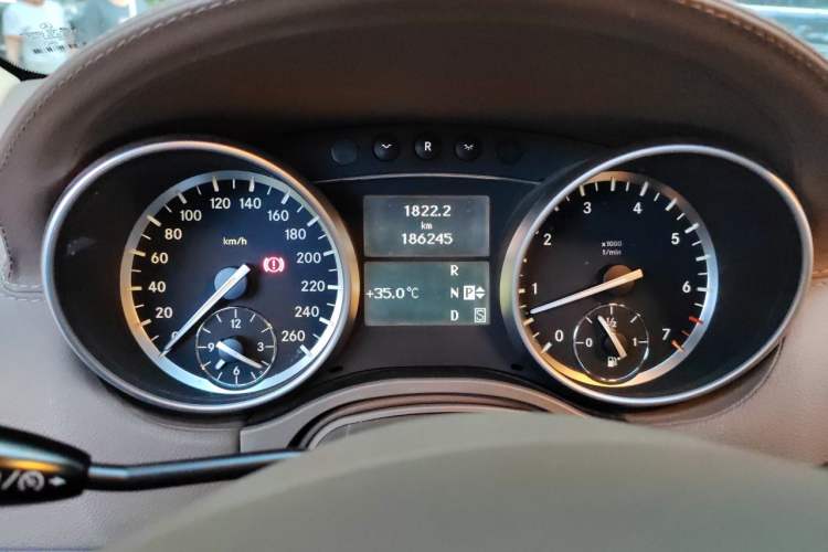 Used Mercedes-Benz GL-Class 2011 GL 450 4MATIC Prestige Edition Instrument Cluster