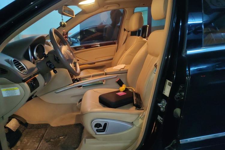 Used Mercedes-Benz GL-Class  Left Front Seat
