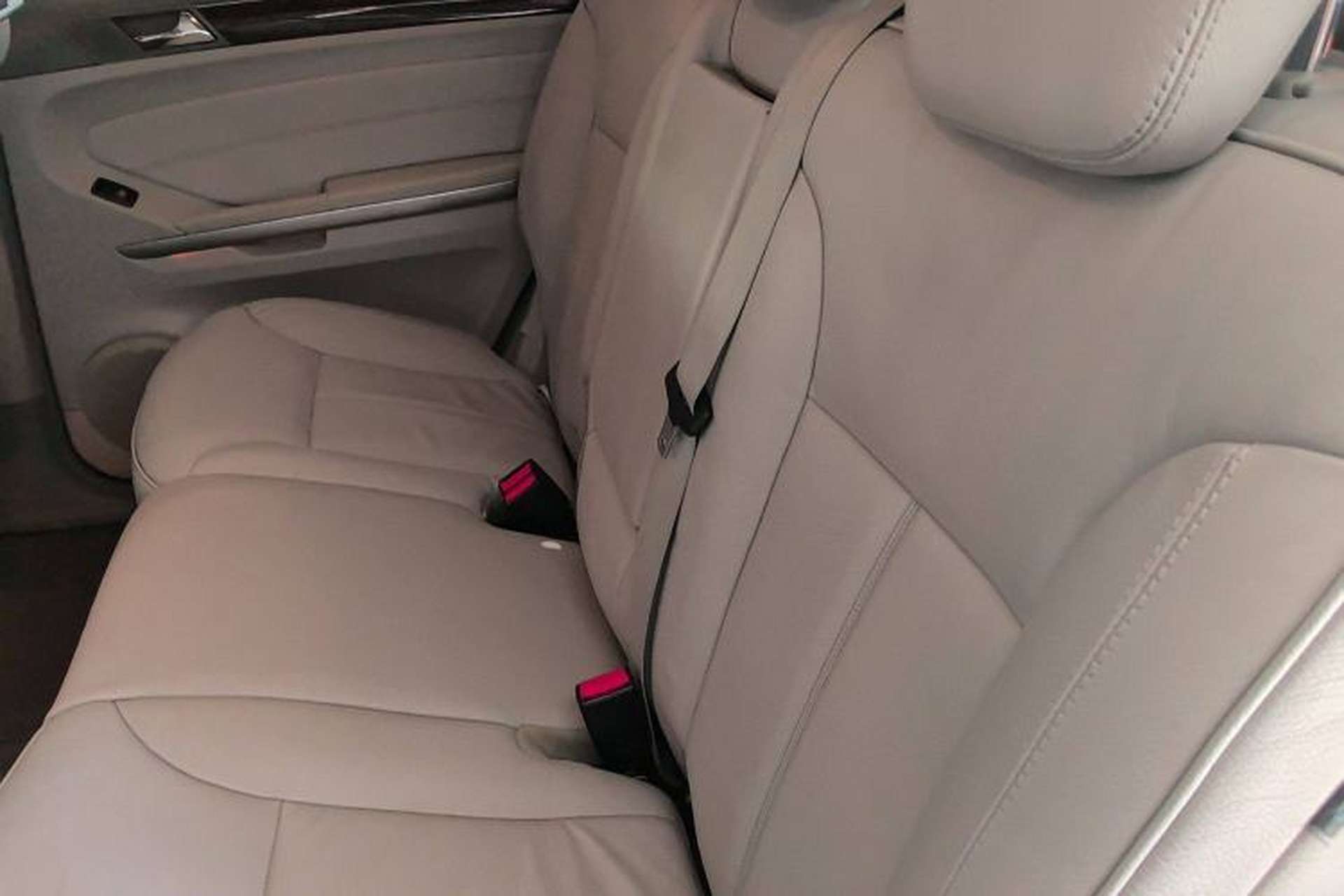 Used Mercedes-Benz GL-Class 2011 GL 450 4MATIC Prestige Edition Left Rear Seat