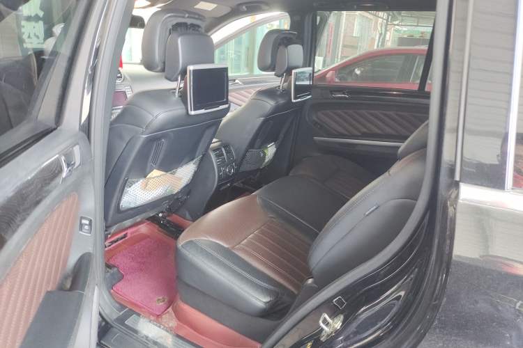 Used Mercedes-Benz GL-Class 2011 GL 450 Prestige Grand Edition Left Rear Seat