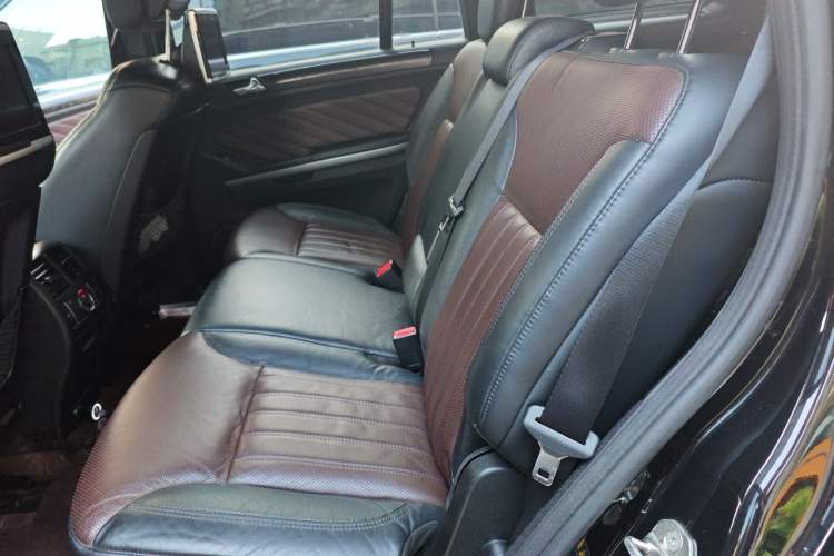 Used Mercedes-Benz GL-Class 2011 GL 450 Prestige Grand Edition Left Rear Seat