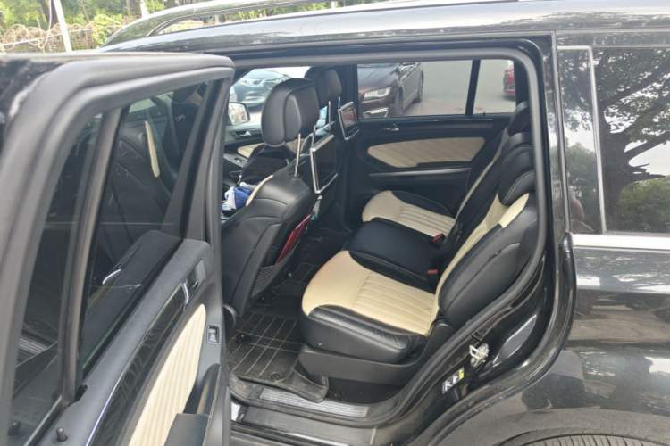 Used Mercedes-Benz GL-Class 2011 GL 450 4MATIC Prestige Edition Left Rear Seat