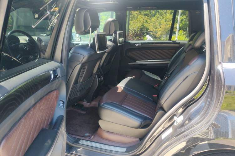 Used Mercedes-Benz GL-Class 2011 GL 450 Prestige Grand Edition Left Rear Seat