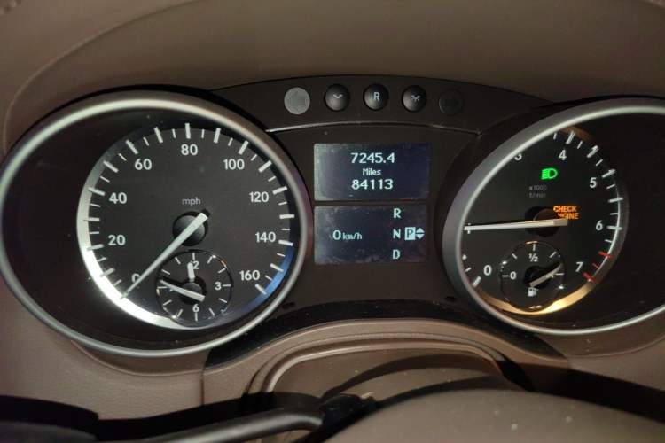 Used Mercedes-Benz GL-Class  Odometer Close Up