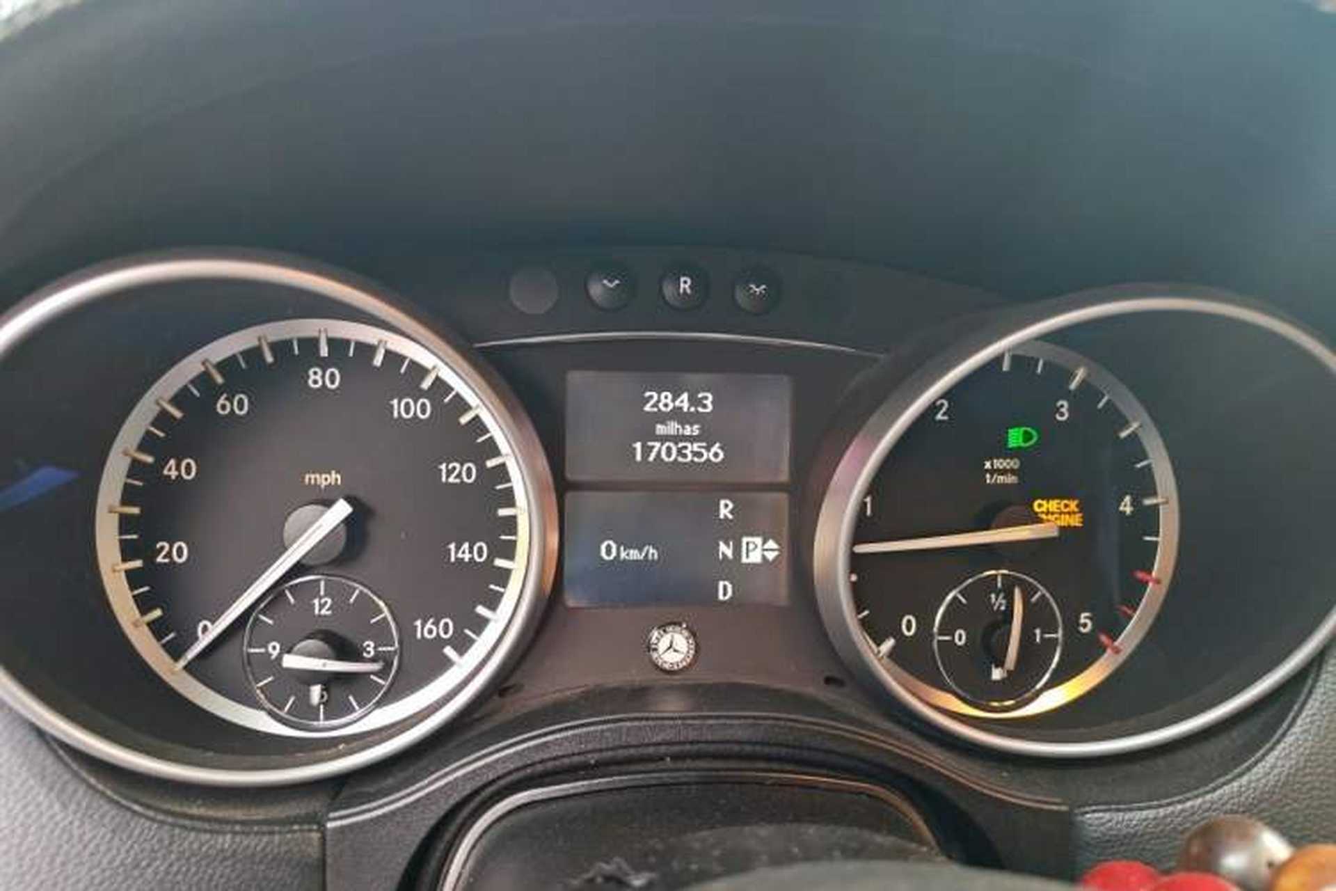 Used Mercedes-Benz GL-Class  Odometer Close Up
