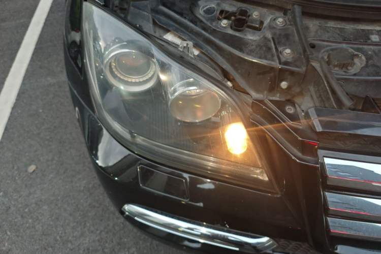 Used Mercedes-Benz GL-Class 2011 GL 450 Prestige Grand Edition Right Front Headlight