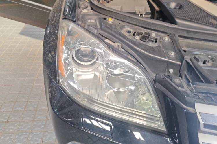 Used Mercedes-Benz GL-Class  Right Front Headlight