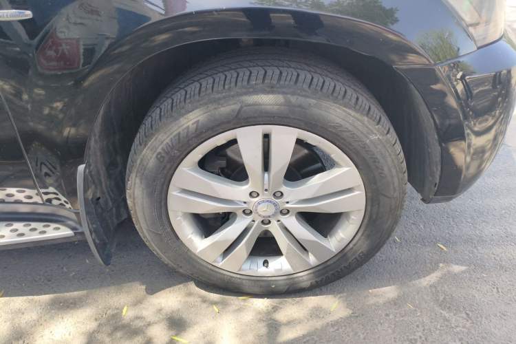 Used Mercedes-Benz GL-Class 2011 GL 450 Prestige Grand Edition Right Front Wheel Hub