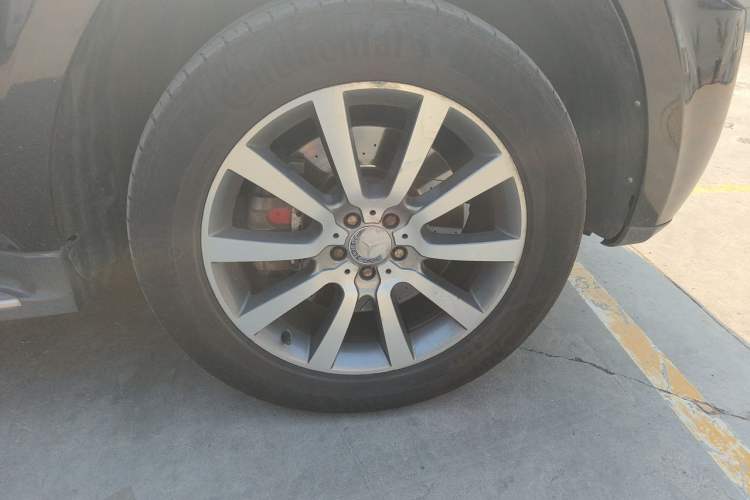 Used Mercedes-Benz GL-Class 2011 GL 450 Prestige Grand Edition Right Front Wheel Hub