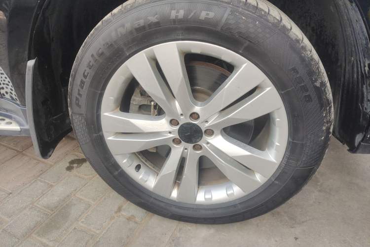 Used Mercedes-Benz GL-Class 2011 GL 450 Prestige Grand Edition Right Front Wheel Hub