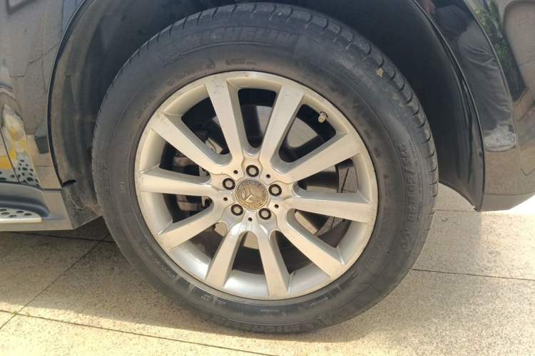 Used Mercedes-Benz GL-Class 2011 GL 450 Prestige Grand Edition Right Front Wheel Hub