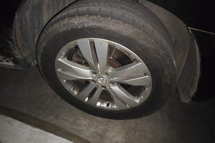 Used Mercedes-Benz GL-Class 2011 GL 450 Prestige Grand Edition Right Front Wheel Hub