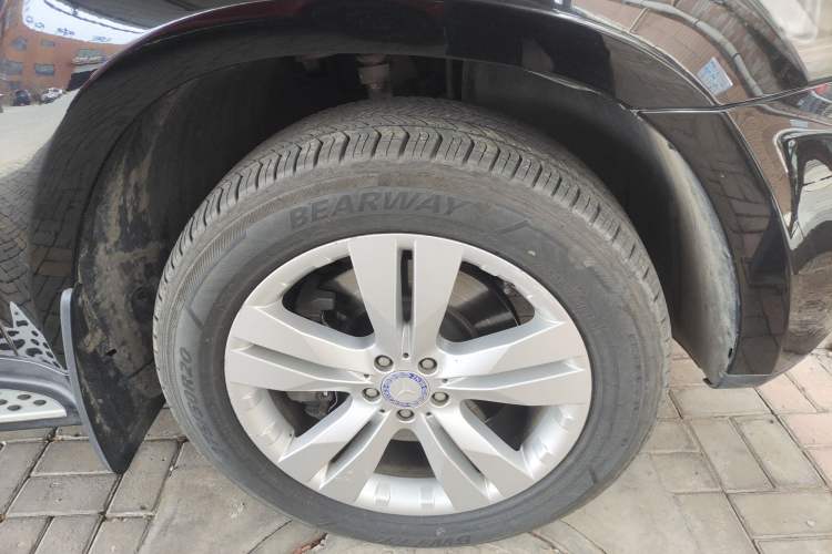 Used Mercedes-Benz GL-Class 2011 GL 450 Prestige Grand Edition Right Front Wheel Hub