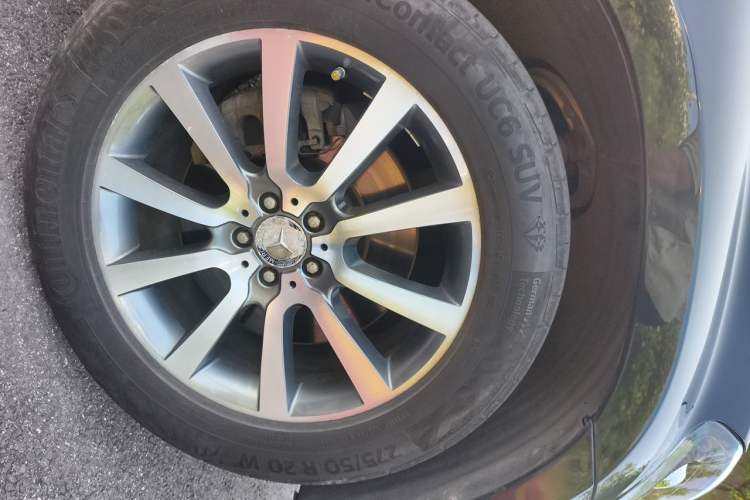 Used Mercedes-Benz GL-Class 2011 GL 450 Prestige Grand Edition Right Front Wheel Hub