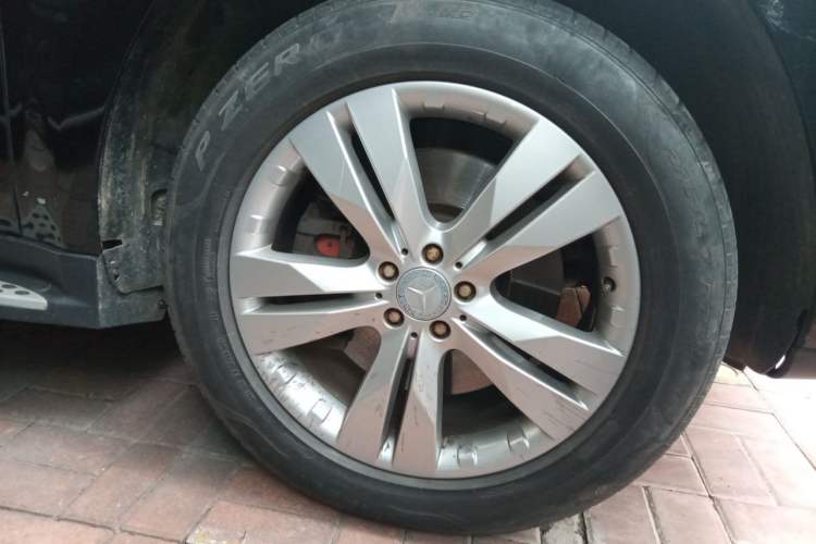 Used Mercedes-Benz GL-Class 2011 GL 450 Prestige Grand Edition Right Front Wheel Hub