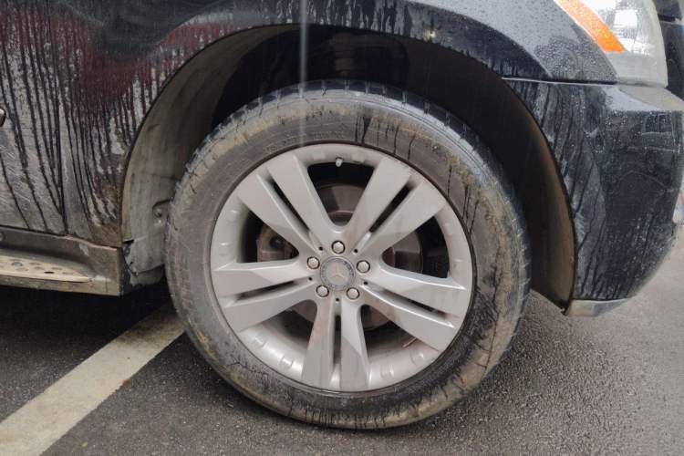 Used Mercedes-Benz GL-Class  Right Front Wheel Hub
