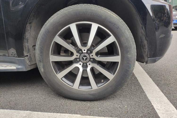 Used Mercedes-Benz GL-Class 2011 GL 450 Prestige Grand Edition Right Front Wheel Hub