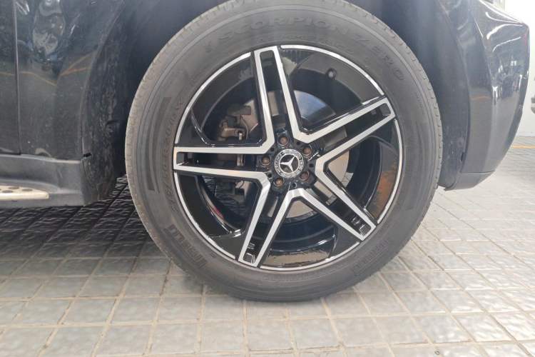 Used Mercedes-Benz GL-Class  Right Front Wheel Hub