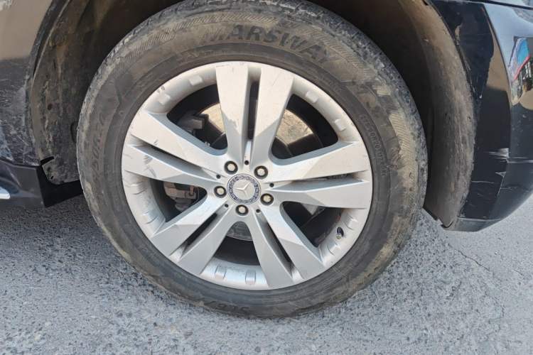 Used Mercedes-Benz GL-Class 2011 GL 450 Prestige Grand Edition Right Front Wheel Hub