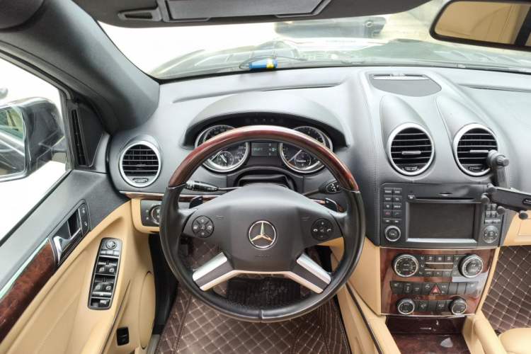 Used Mercedes-Benz GL-Class 2011 GL 450 4MATIC Prestige Edition Steering Wheel