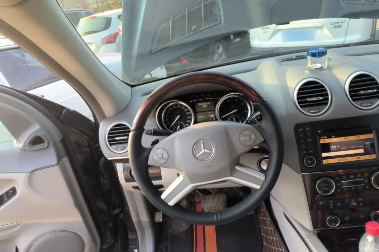 Used Mercedes-Benz GL-Class 2011 GL 450 4MATIC Prestige Edition Steering Wheel