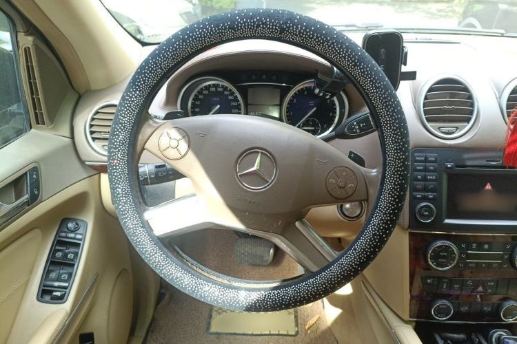 Used Mercedes-Benz GL-Class 2011 GL 450 4MATIC Prestige Edition Steering Wheel