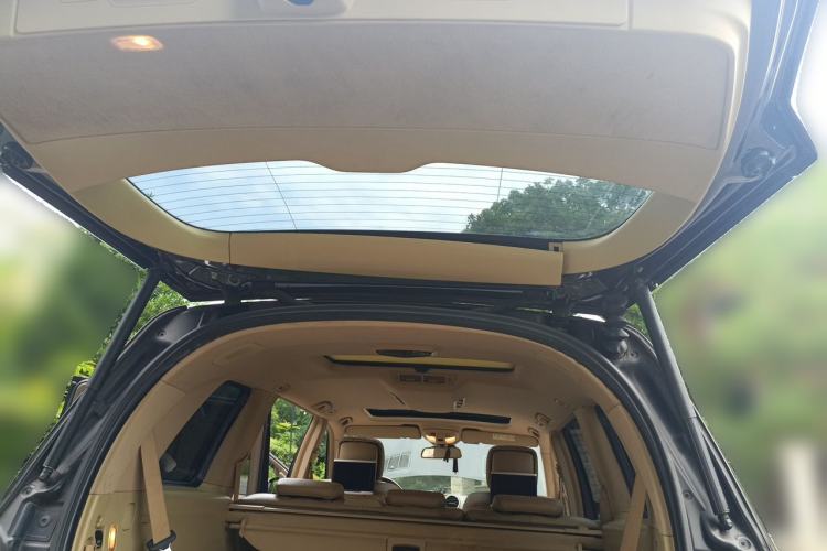 Used Mercedes-Benz GL-Class 2011 GL 450 4MATIC Prestige Edition Trunk