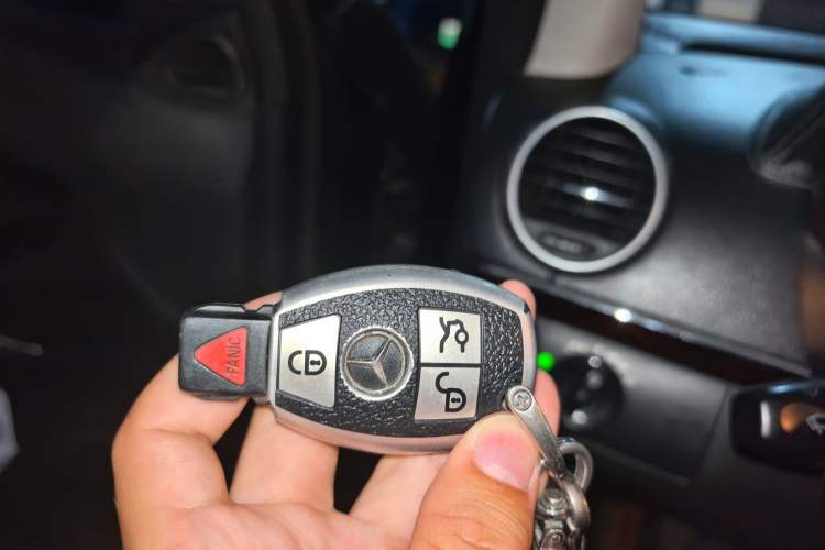 Used Mercedes-Benz GL-Class  Vehicle Key