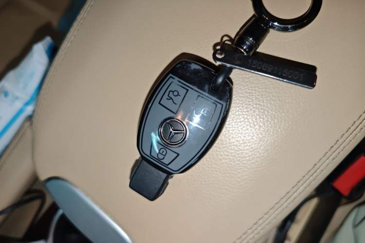 Used Mercedes-Benz GL-Class 2011 GL 450 4MATIC Prestige Edition Vehicle Key