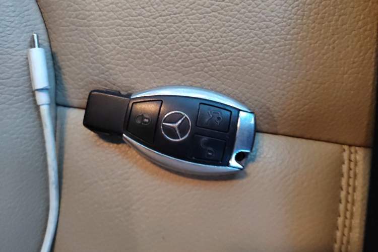 Used Mercedes-Benz GL-Class 2011 GL 450 4MATIC Prestige Edition Vehicle Key