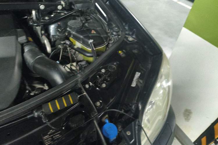 Used Mercedes-Benz GL-Class 2011 GL 450 4MATIC Prestige Edition Engine Bay Left