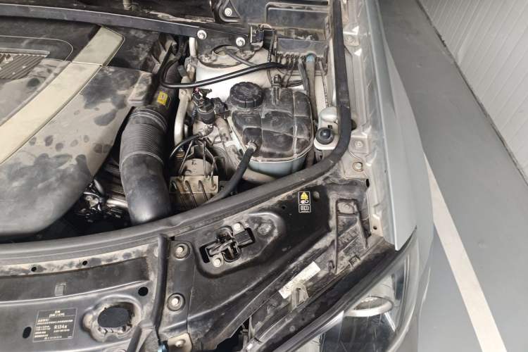 Used Mercedes-Benz GL-Class 2011 GL 450 Prestige Grand Edition Engine Bay Left